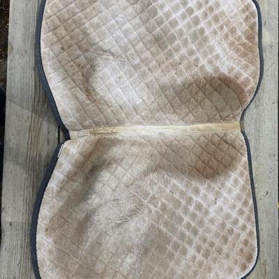 Equestrian Tack - English saddle blankets / saddle riding pads