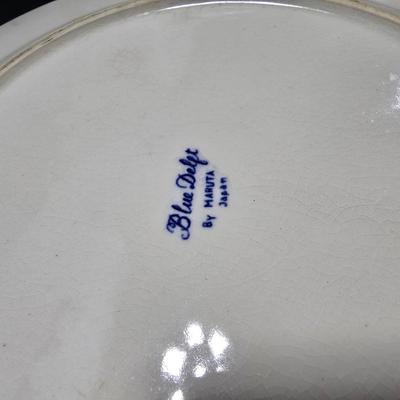 Blue Delft Plates and White/Cream mantle vase and a vintage White Moriyama planter