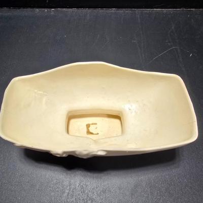 Blue Delft Plates and White/Cream mantle vase and a vintage White Moriyama planter