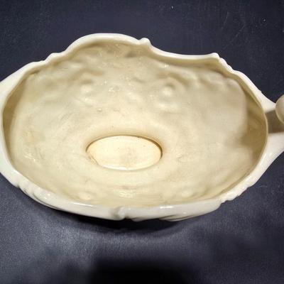 Blue Delft Plates and White/Cream mantle vase and a vintage White Moriyama planter