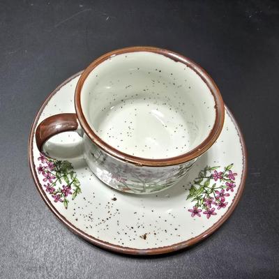 5 wild flower Cups and Saucers