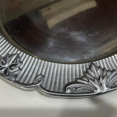 LENOX Matelasse Large Round Aluminum Holloware Tray