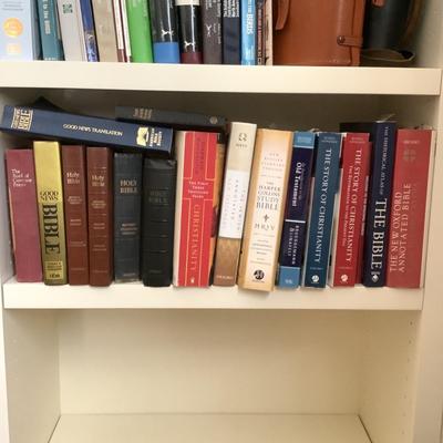 O663 Large Lot of Christianity Books