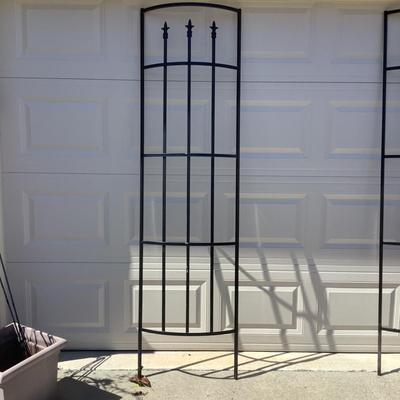 O672 Large Outdoor Black Metal Trellis (A)