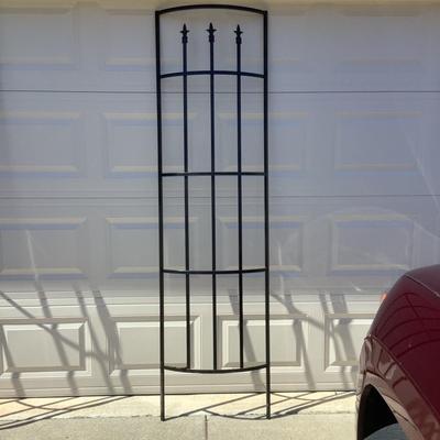 O671 Outdoor Metal Trellis (B)