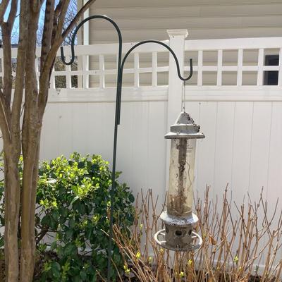 O676 Large Green Double Shepard’s Hook with Bird Feeder
