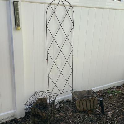 O683 Metal Trellis with Three Hanging Coco Lined Planters