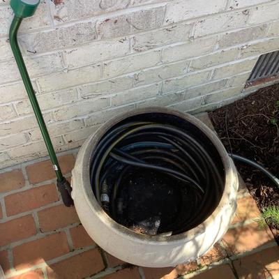O685 FRONTGATE Acanthus Leaf Hose Pot with Hose