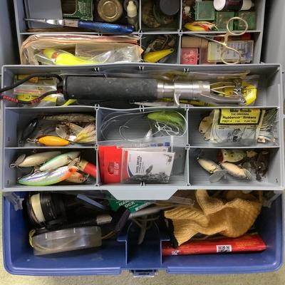 UBL691 Plastic Fishing Tackle Box with Supplies