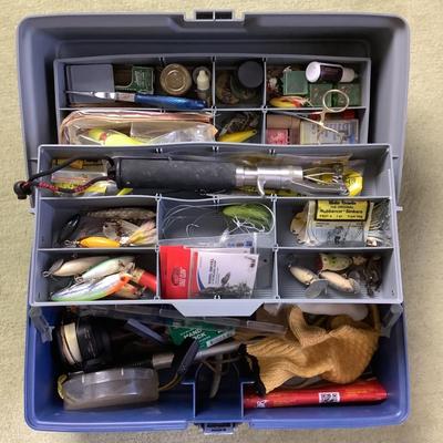 UBL691 Plastic Fishing Tackle Box with Supplies