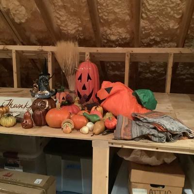 A695 Large Lot of Fall / Halloween Home Decor Lot