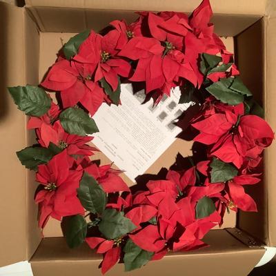 A697 Balsam Hill Lit Red Poinsettia Wreath