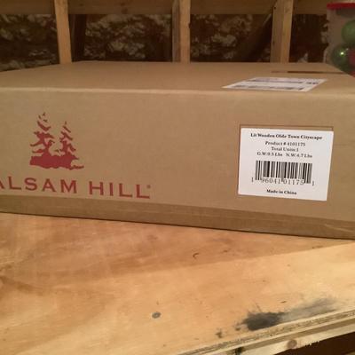 A753 Like New in Open Box Balsam Hill Lit Old Town City Scape