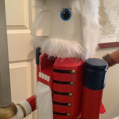 A755 LARGE 5’ Decorative Nutcracker