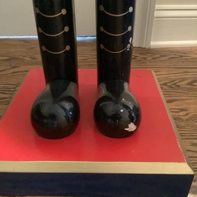 A755 LARGE 5’ Decorative Nutcracker
