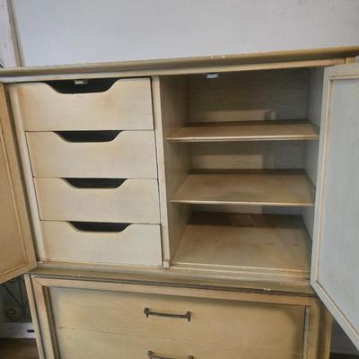 Mid Century Modern Chest Of Drawers