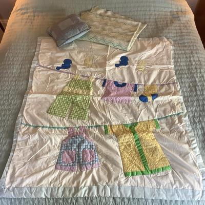 UBL770 Vintage Childs Handmade Quilt