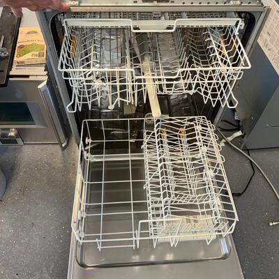 603 Miele Under-counter Dishwasher Model: G2182SCVI