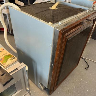 603 Miele Under-counter Dishwasher Model: G2182SCVI
