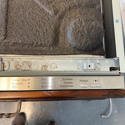 603 Miele Under-counter Dishwasher Model: G2182SCVI