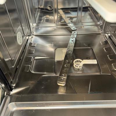603 Miele Under-counter Dishwasher Model: G2182SCVI
