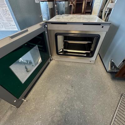 604 Gaggenau Model: HLBS27 24-inch Combination Steam Oven