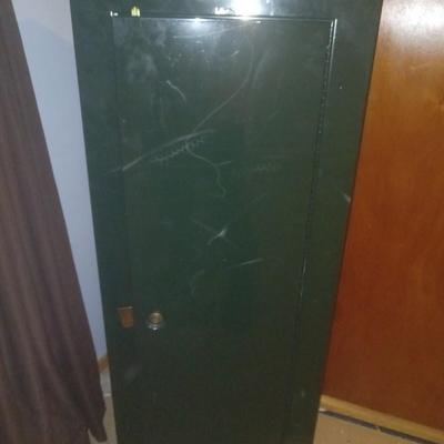 Metal gun cabinet