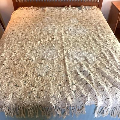 UBL778 Antique Hand Crochet Popcorn Ecru Blanket