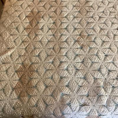 UBL779 Antique Ecru & White Hand Crochet Popcorn Blanket