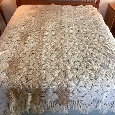 UBL779 Antique Ecru & White Hand Crochet Popcorn Blanket