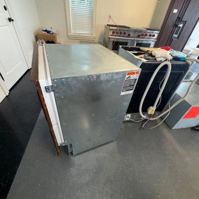 605 Sub-Zero Model: 700BR Integrated Refrigerator Drawers