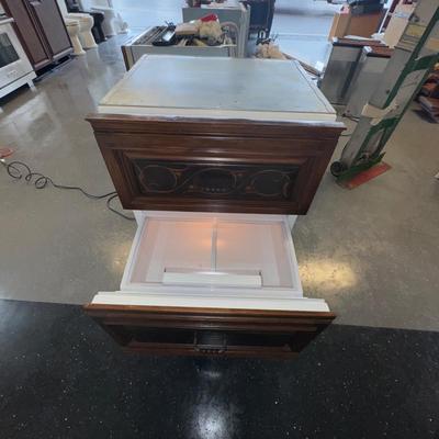 605 Sub-Zero Model: 700BR Integrated Refrigerator Drawers