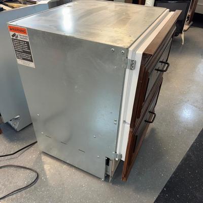 605 Sub-Zero Model: 700BR Integrated Refrigerator Drawers