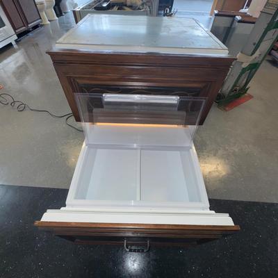 605 Sub-Zero Model: 700BR Integrated Refrigerator Drawers