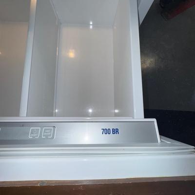 605 Sub-Zero Model: 700BR Integrated Refrigerator Drawers