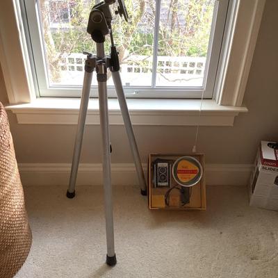 UBR783 Vintage Kodak Duaflex 3 with Flash and Tripod