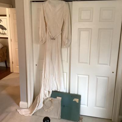 UBR785 Antique 1930’s B. Altman Velvet Wedding Dress with Vale and Slip