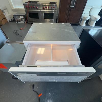 606 Sub-Zero Model: 700BR Integrated Refrigerator Drawers