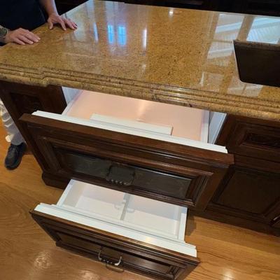 606 Sub-Zero Model: 700BR Integrated Refrigerator Drawers