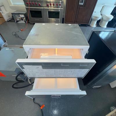 606 Sub-Zero Model: 700BR Integrated Refrigerator Drawers