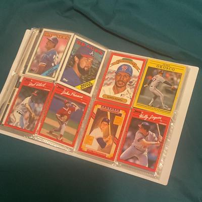 Binder Stuffed With 400 MLB Baseball Cards