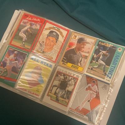 Binder Stuffed With 400 MLB Baseball Cards