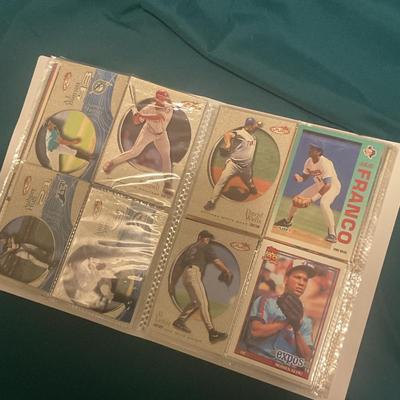 Binder Stuffed With 400 MLB Baseball Cards
