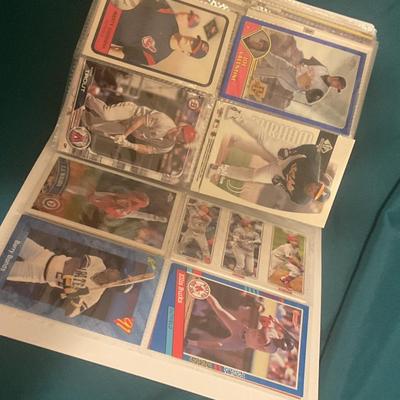 Binder Stuffed With 400 MLB Baseball Cards