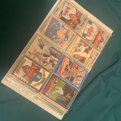 Binder Stuffed With 400 MLB Baseball Cards