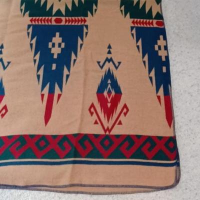 REVERSIBLE BEACON THROW BLANKET 85% WOOL