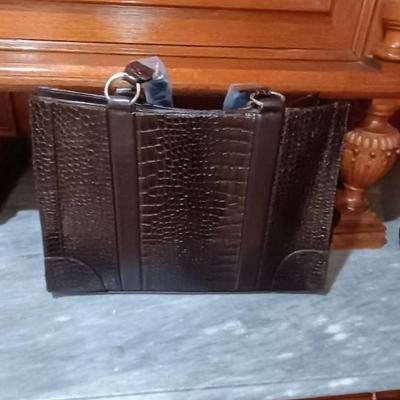 NEW COLD CREEK LARGER PURSE/TOTE