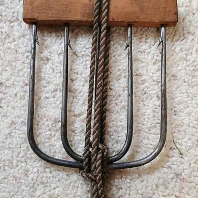 ANTIQUE FISHING SPEAR HEAD ON POLE AND A BLADE ON AN EXTENDABLE STEEL POLE