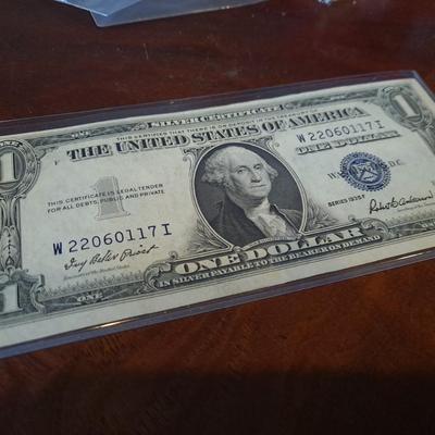 1935 F Series $1 Bill Silver Certificate Blue Seal Serial # W22060127I Uncirc