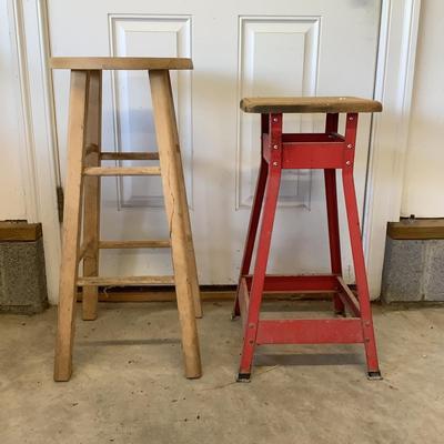 G814 Two Work Bench Stools